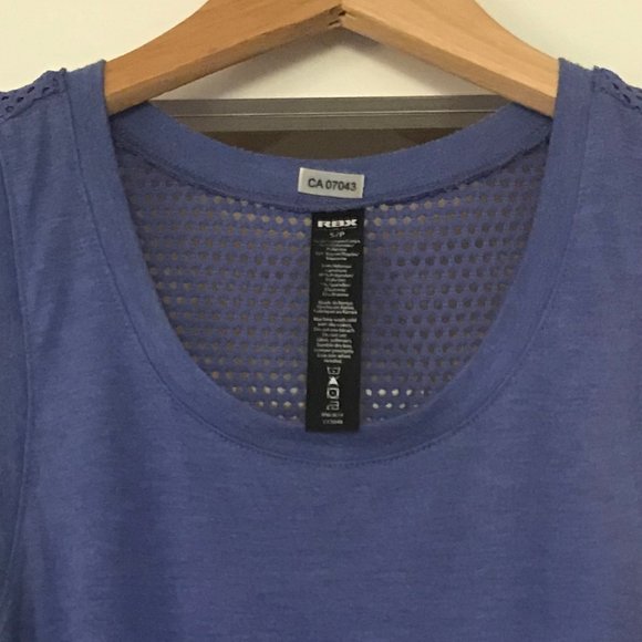 Reebok workout top - Picture 3 of 3